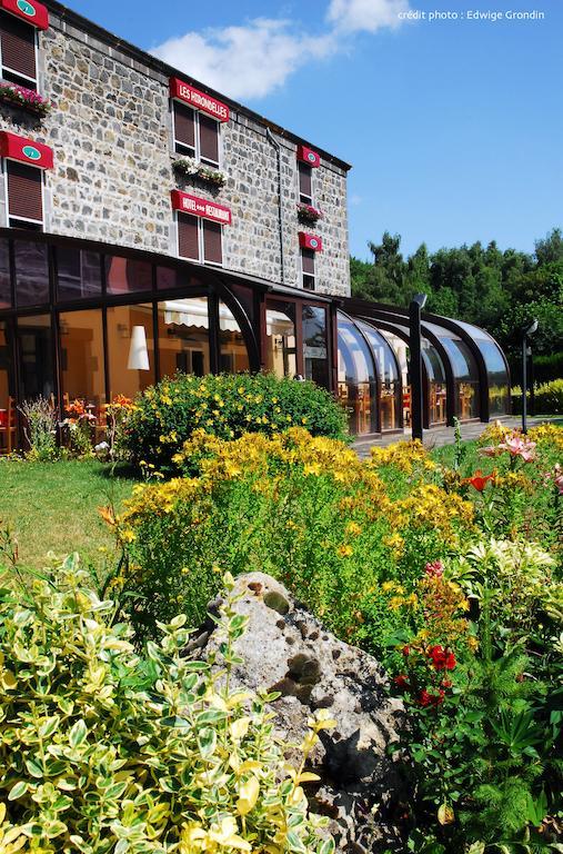 Les Hirondelles Hotel Orcines Exterior photo