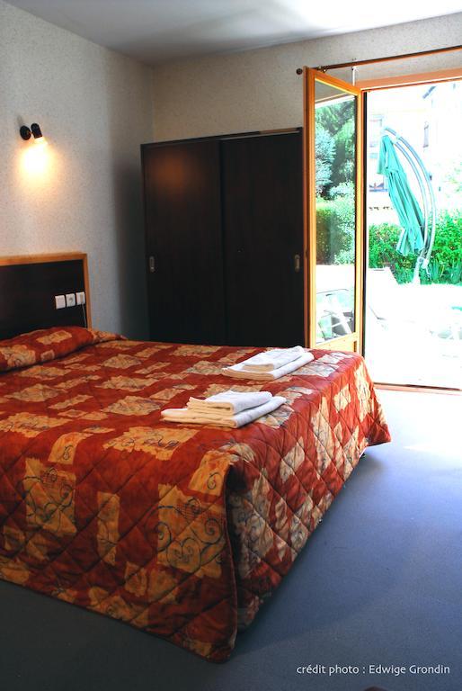 Les Hirondelles Hotel Orcines Room photo