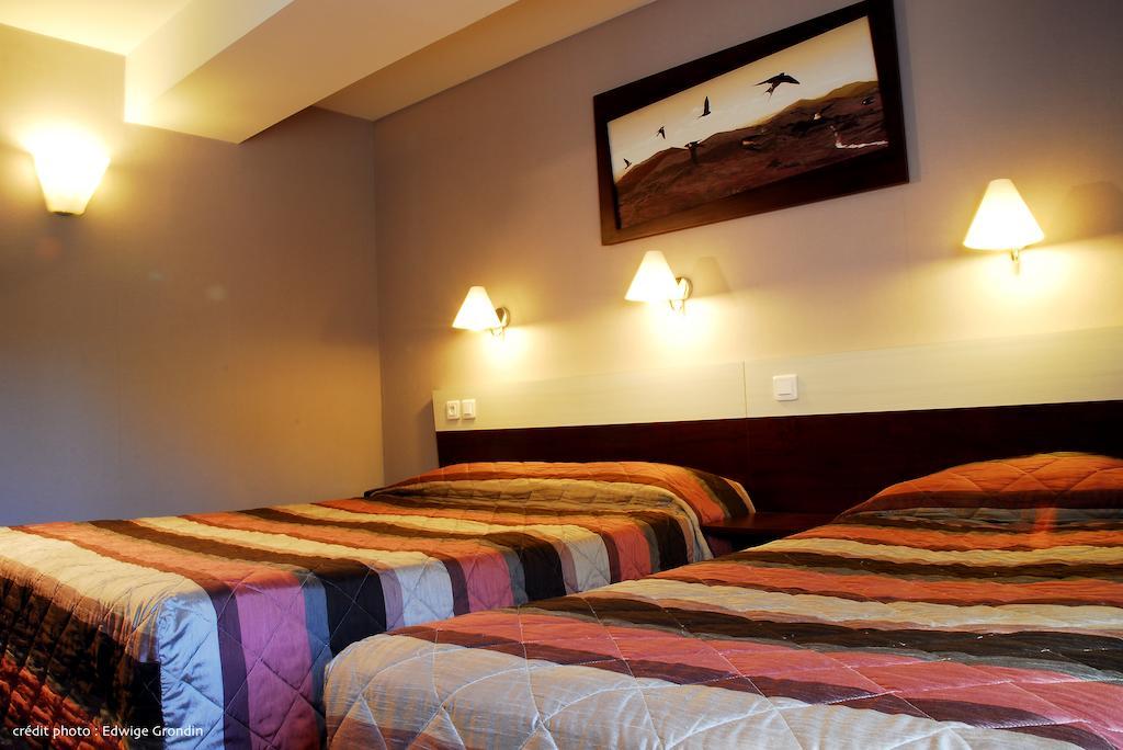 Les Hirondelles Hotel Orcines Room photo