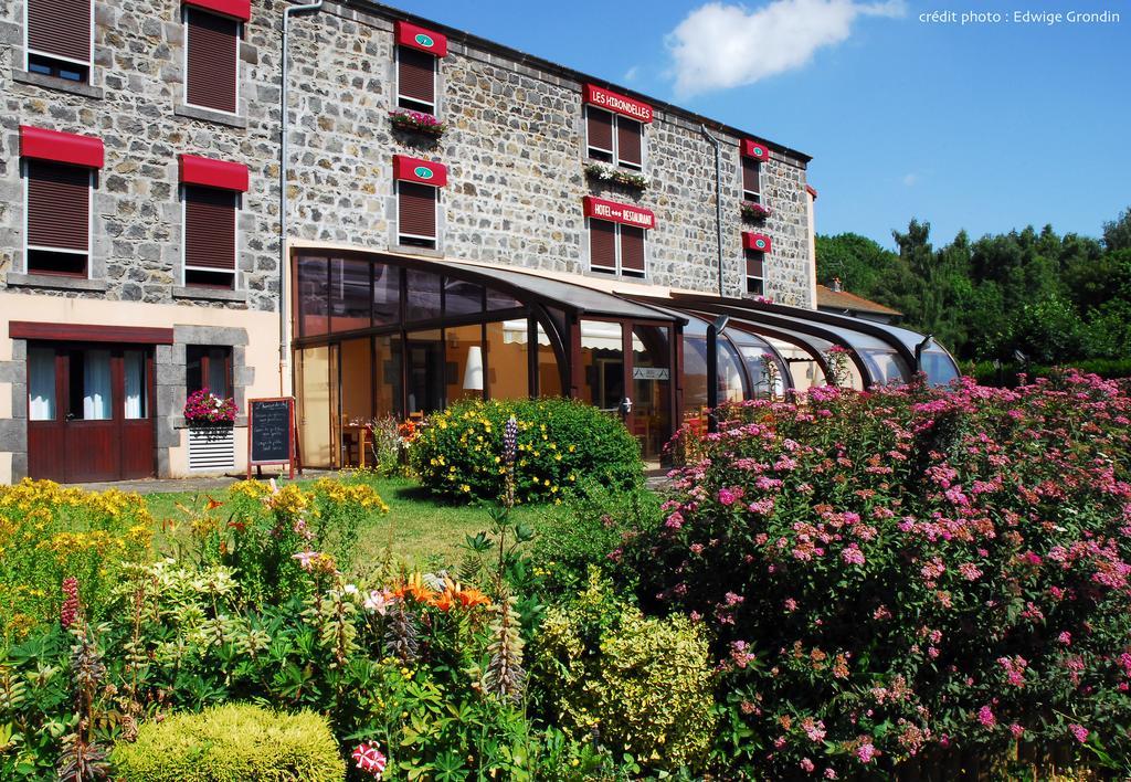 Les Hirondelles Hotel Orcines Exterior photo