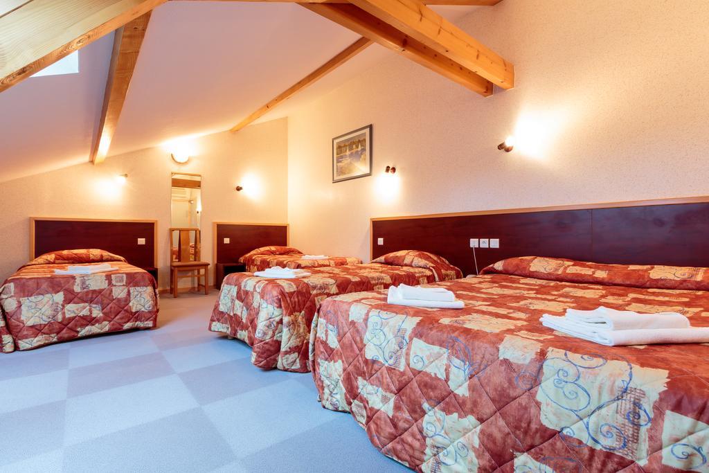 Les Hirondelles Hotel Orcines Exterior photo