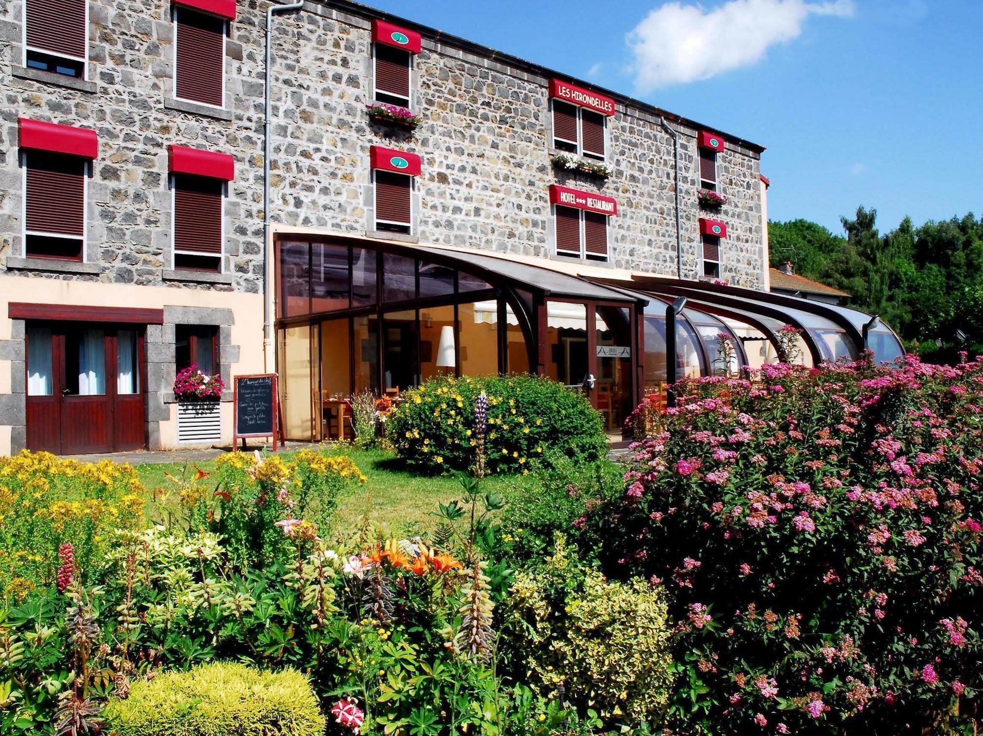 Les Hirondelles Hotel Orcines Exterior photo