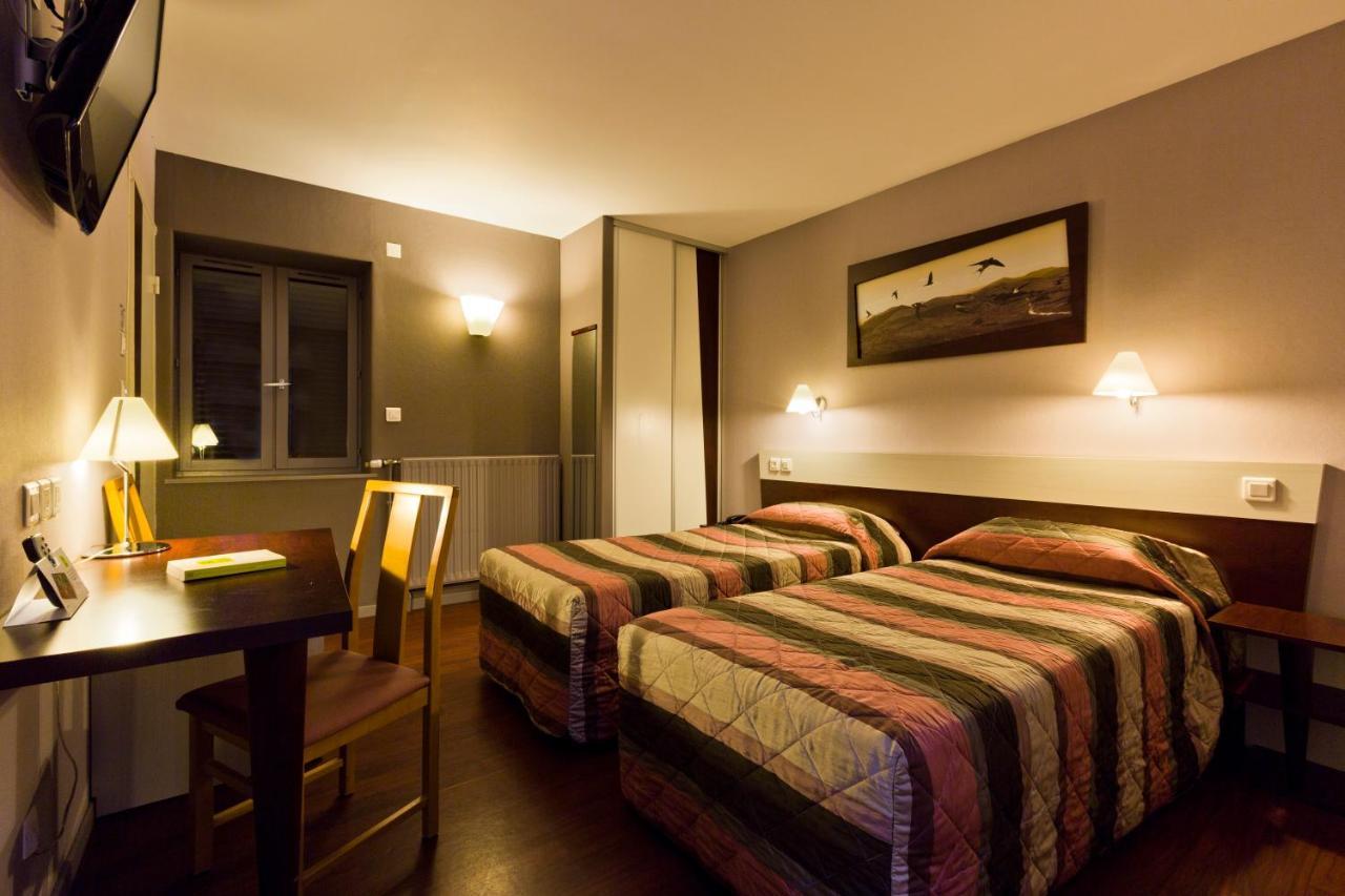 Les Hirondelles Hotel Orcines Exterior photo